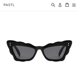 Pastl Black Scalloped Edge Sunglasses